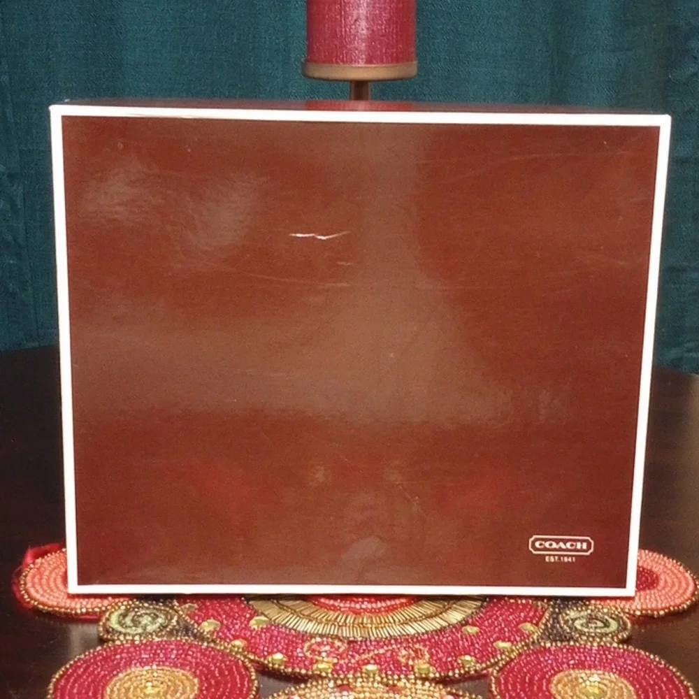 Vintage Coach Gift Box With Tissue